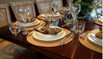 MUSTANG SALLY -  Dining detail